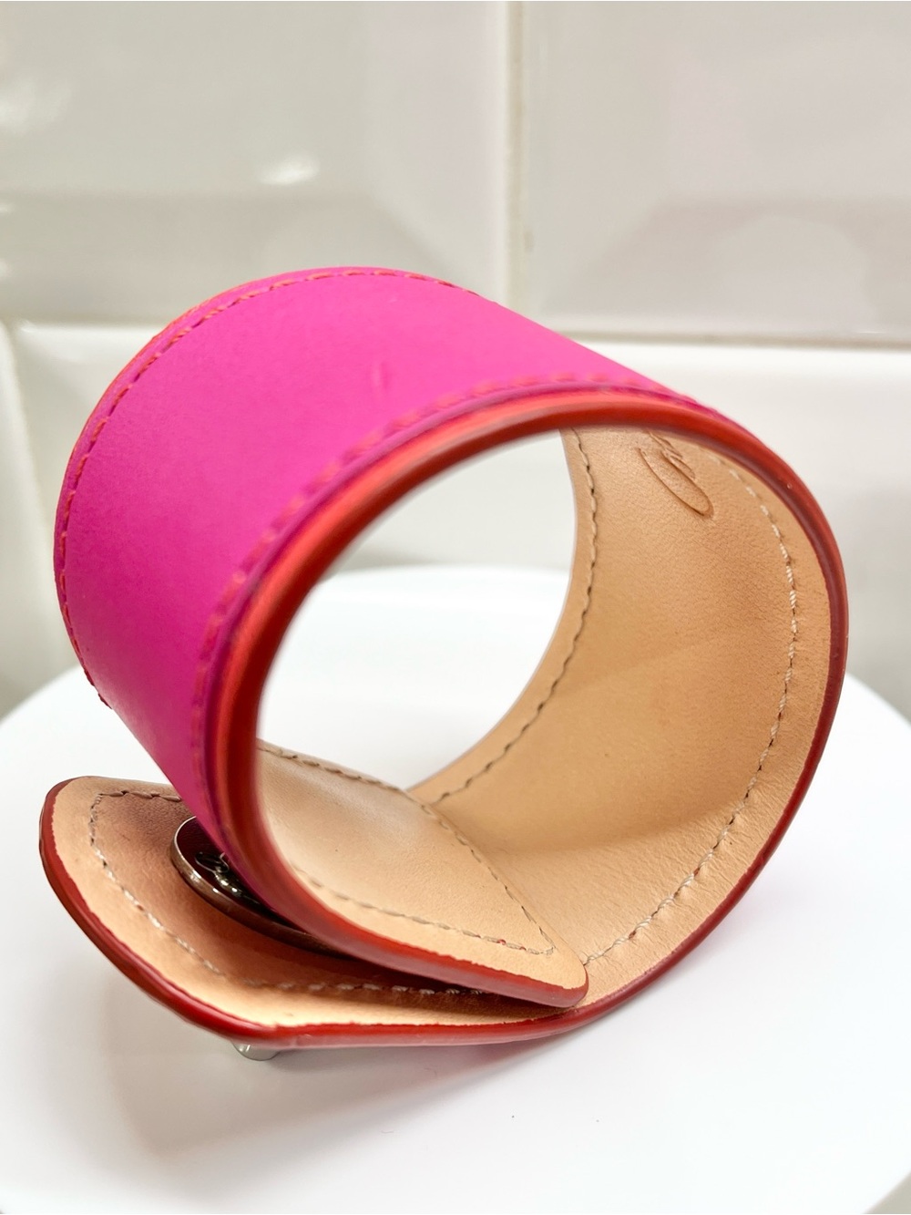 Coach Vintage Pink Leather Cuff Bracelet with Turn Lock EUC - Picture 3 of 10